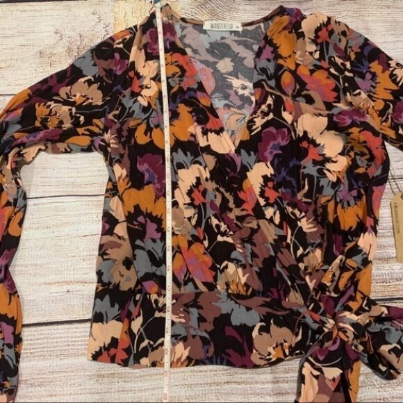 NWT Boutique Wanderlux Floral Wrap Top with Tie - Picture 15 of 15